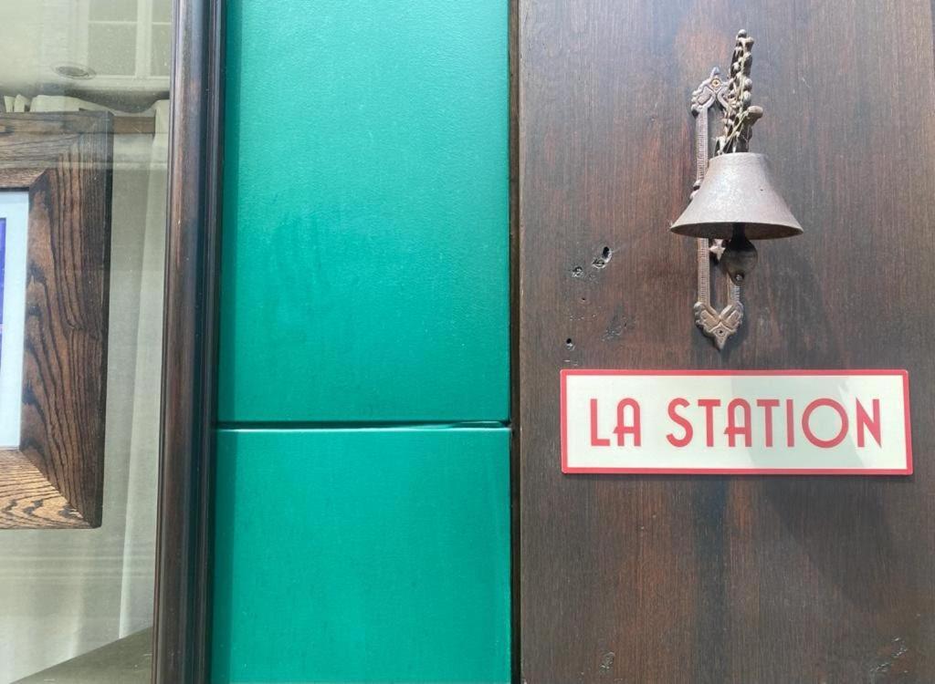 Вилла La Station Донфрон Экстерьер фото